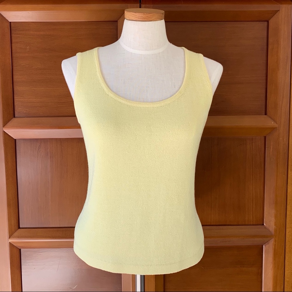 St. John Knit Soft Yellow Sleeveless Top